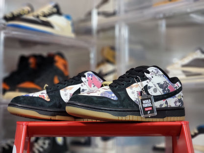 Dunk low x supreme