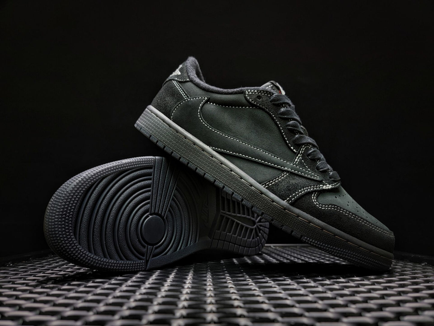 Travis Scott x Air Jordan 1 Low OG "Triple Black" phatom